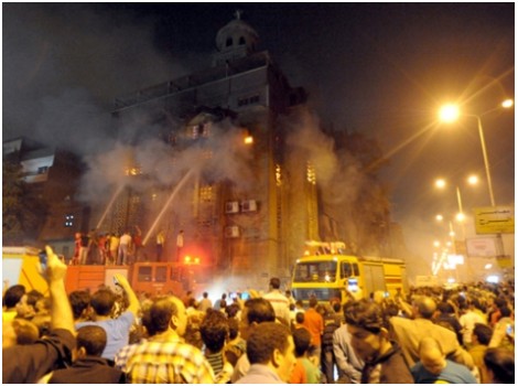 8 Maggio 2011 - Attacco di manifestanti salafiti contro la chiesa copta di San Mina a Il Cairo